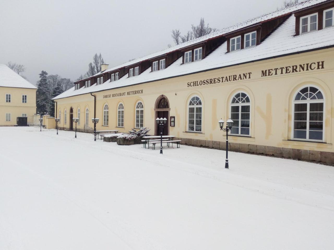 Zamecky Hotel Metternich Velka Hledsebe Exterior photo